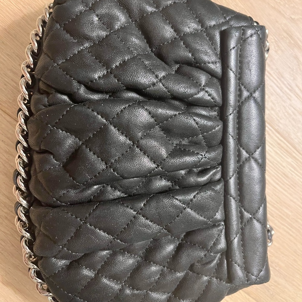Chanel Washed Lambskin Quilted Mini Chain Around Flap black - Picture 2 of 4